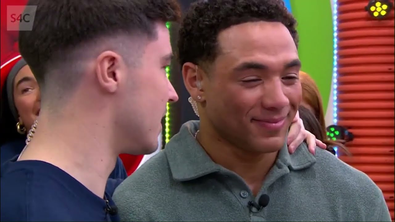 Welsh TV Presenter Gets Gunged on Stwnsh Sadwrn - Clip 1