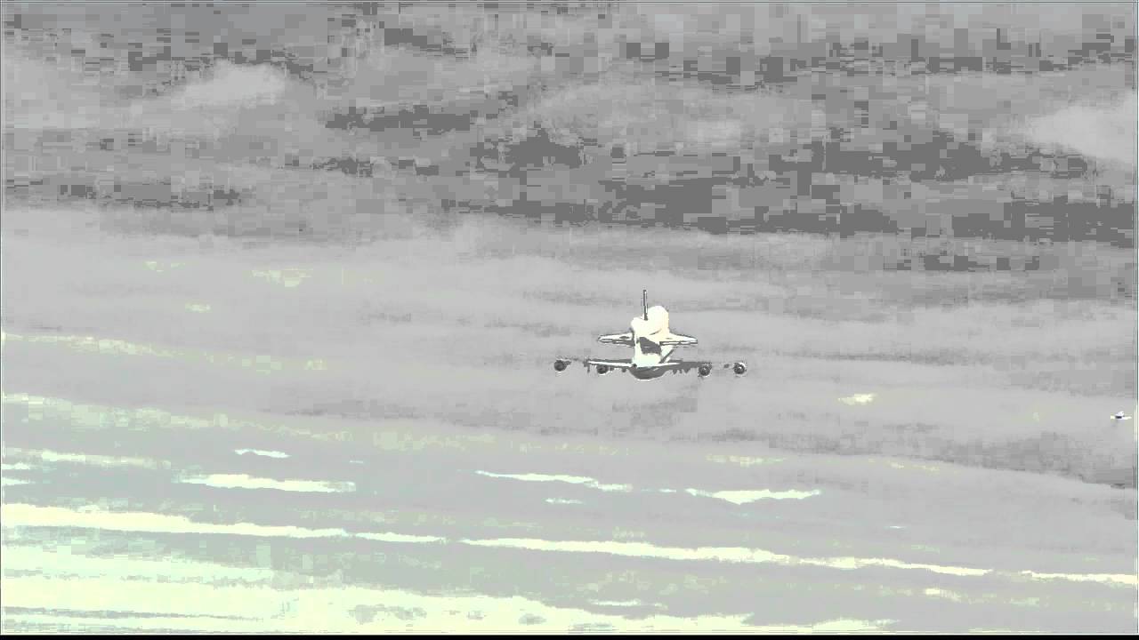 Discovery Arrival At Dulles Airport