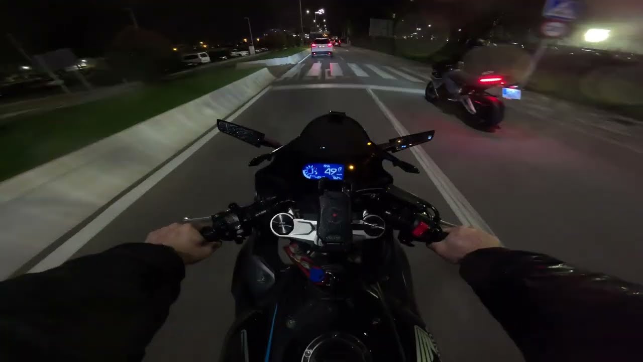 PURE SOUND 🔊 Honda CBR650R con AKRAPOVIC | Sin hablar 🏍️