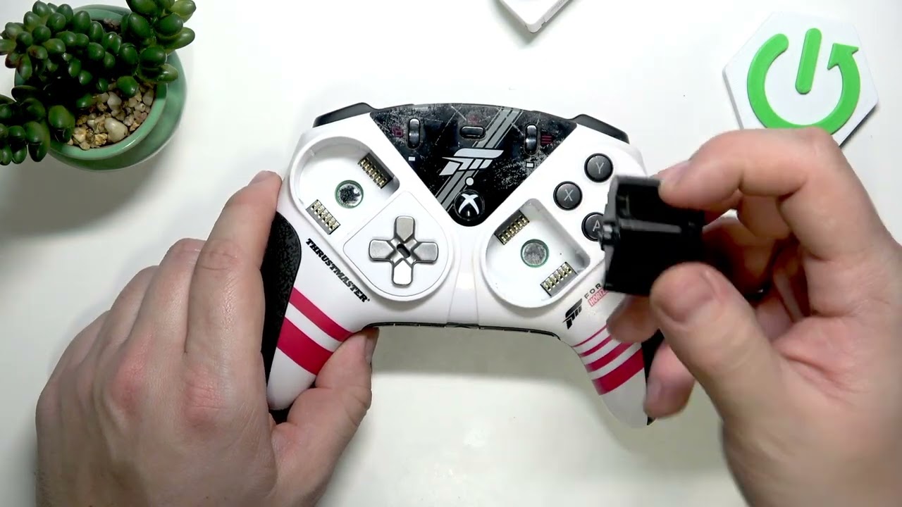 THRUSTMASTER eSwap XR Pro &ndash; How to Swap Analog Sticks & D-Pad