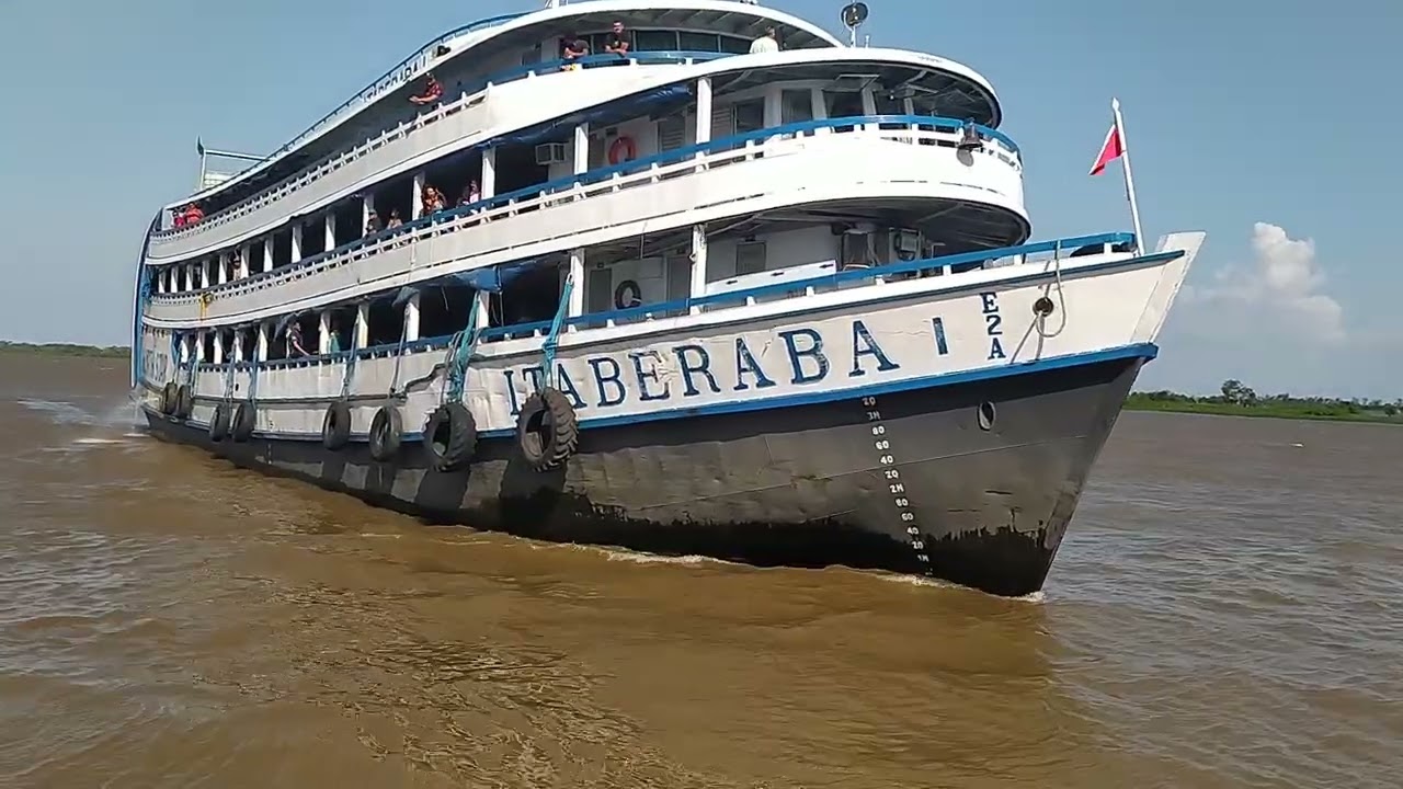 N/M Itaberaba l chegando na hidroviária de Monte Alegre no Pará 