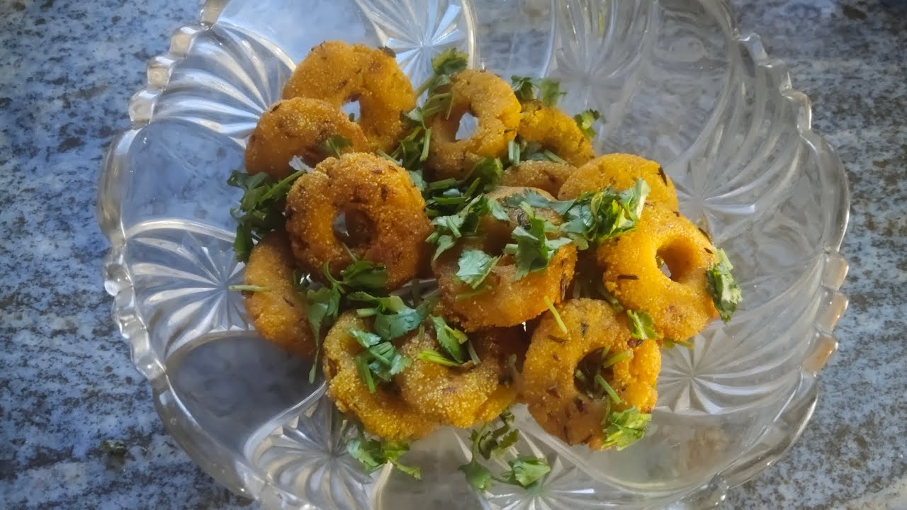 सूजी के  Donuts 🍩 Best sancks for childrens 🍩🫰#easyrecipes #mychannel #mycooking 