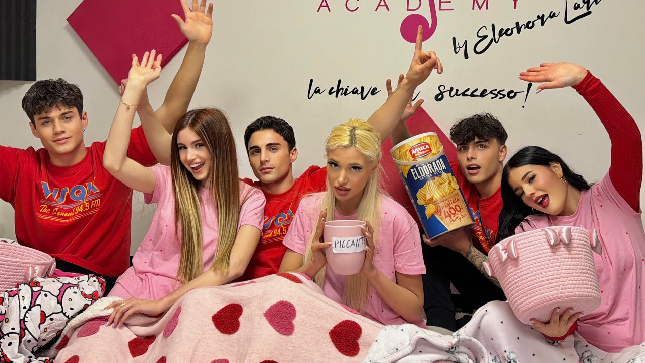 SOPRAVVIVIAMO ALL'ACCADEMIA SENZA INSEGNANTI!!😱 - autor: Charlotte M.