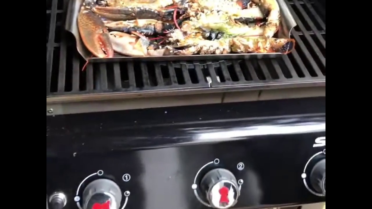 Bogavante a la barbacoa de gas
