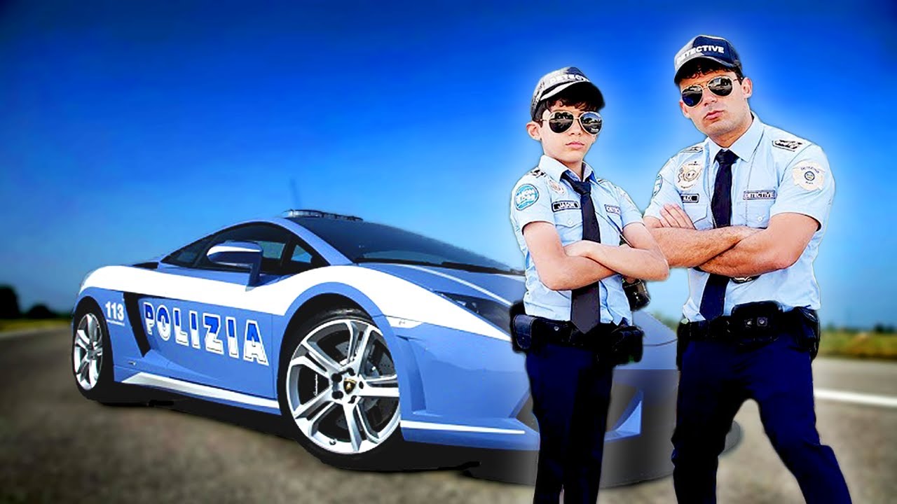 Jason Una storia poliziesca su un'auto della polizia | Jason Vlogs Italia