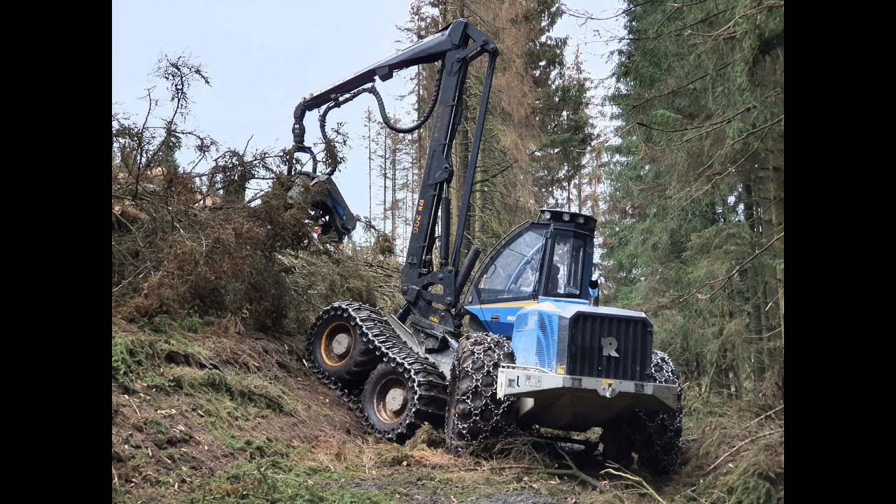 Rottne H20-B & Valtra 8450 &bull; Forstbetrieb Holz-Winter &bull; Harvester &bull; Holzf&auml;llung