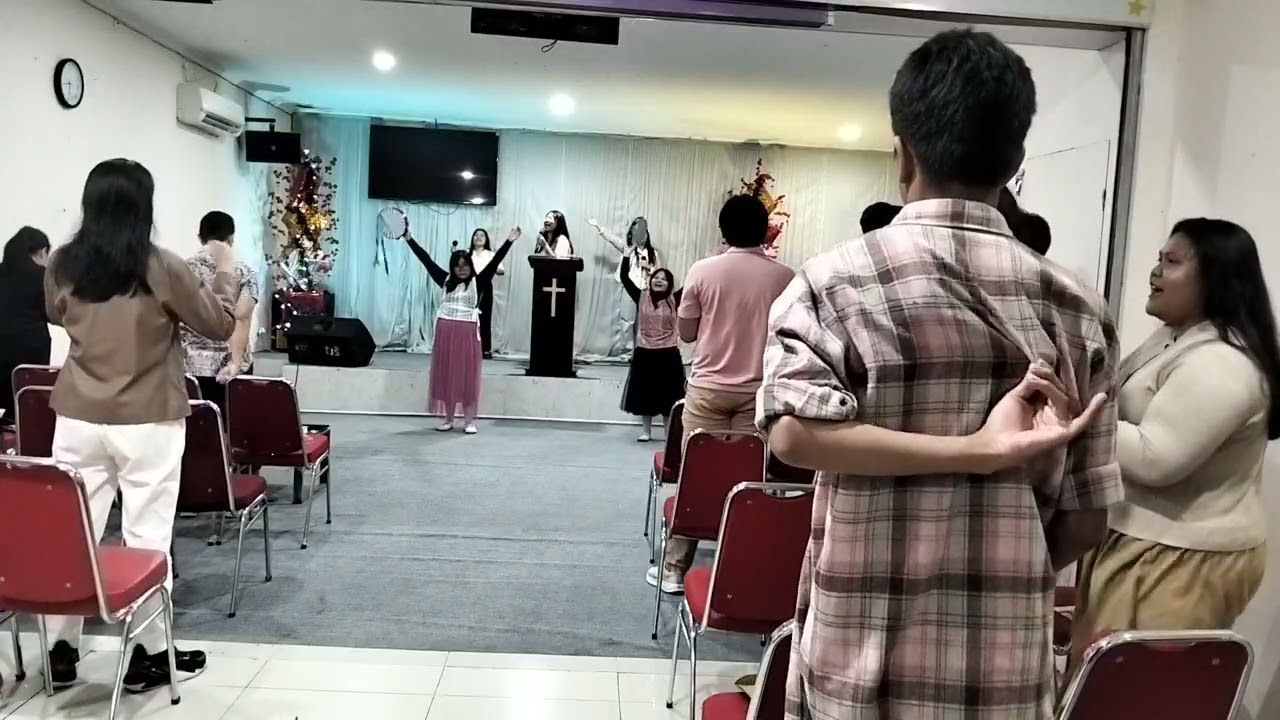 Dan Tuhan sanggup segala kasih karunia kepadamu