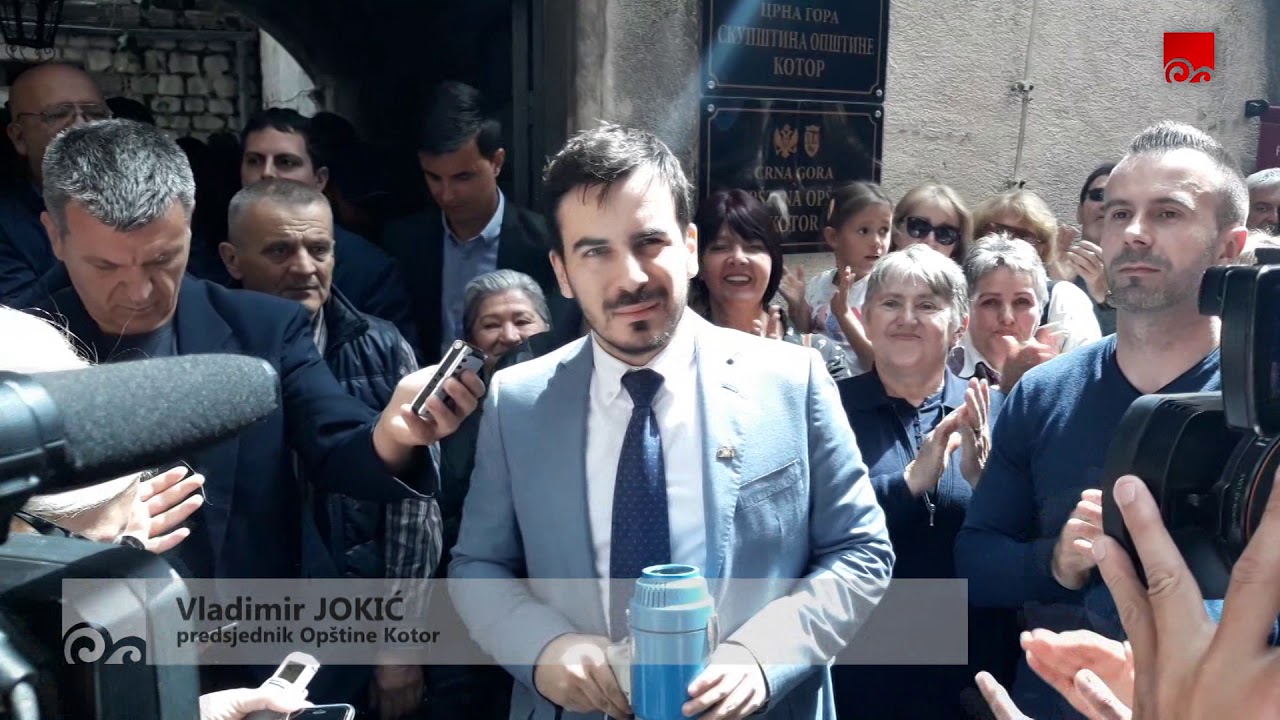 SMJENA PREDSJEDNIKA OPŠTINE KOTOR VLADIMIRA JOKIĆA I GRAĐANSKI PROTEST PODRŠKE NJEGOVOM RADU