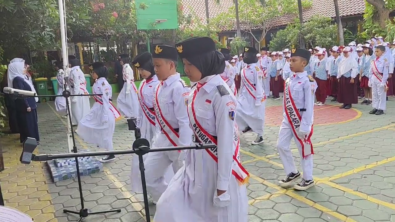 #PASKIBRA 6C FORMASI 12 ORANG, KEREEEN LUARBIASA #Latihan nya paling banyak.