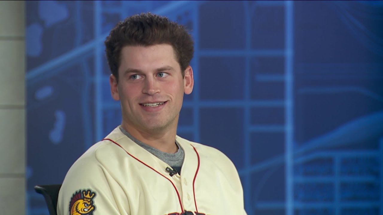 The Dancing Kenosha Kingfish catcher who went viral hits the whip live on TV