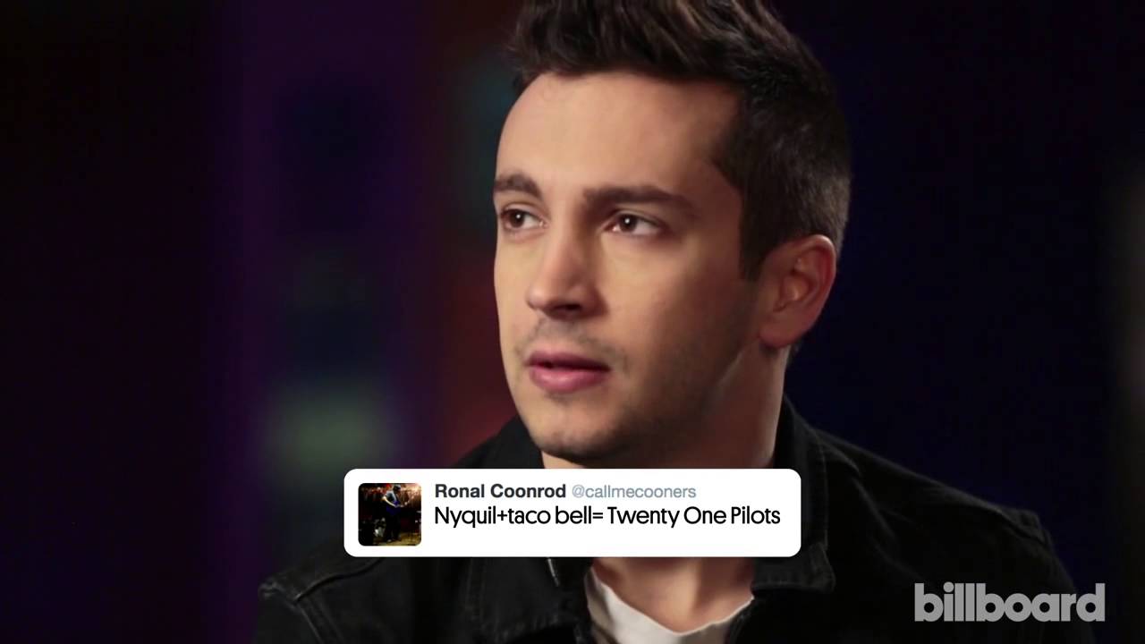 Twenty One Pilots Read Their Fans Sweet Tweets