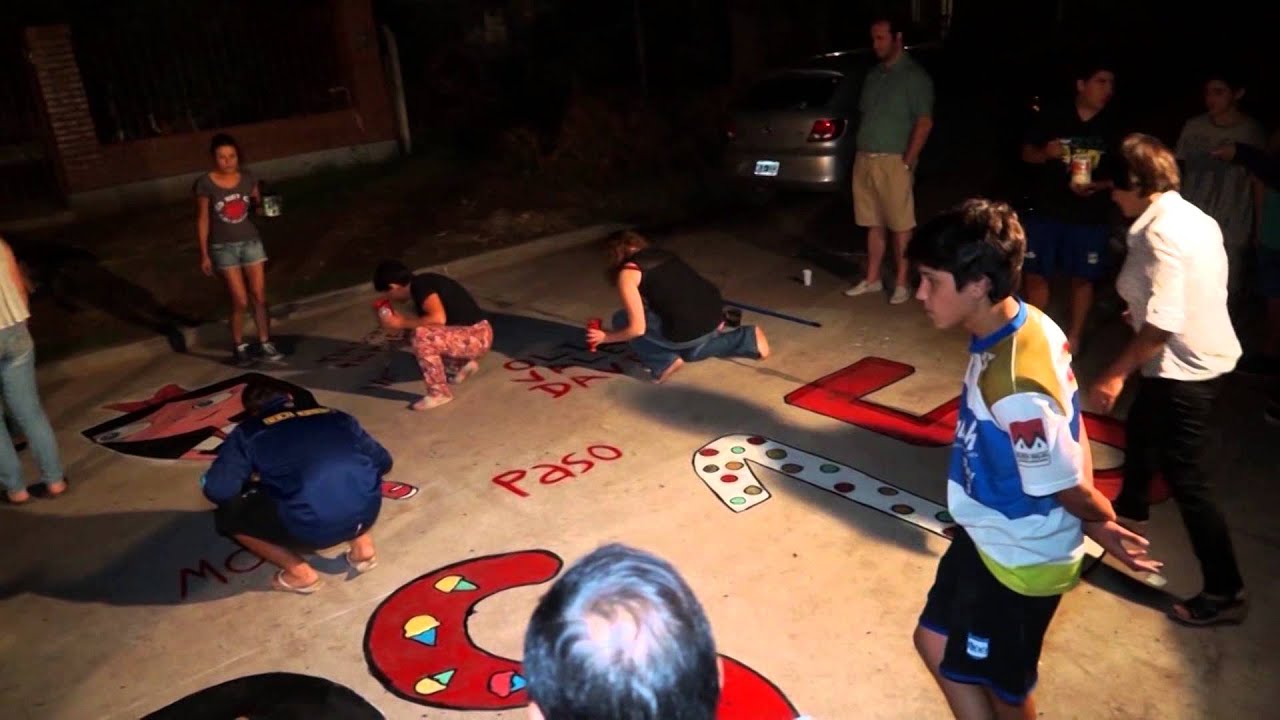 PINTADA Y EMBARRADA AZUL MARTINEZ
