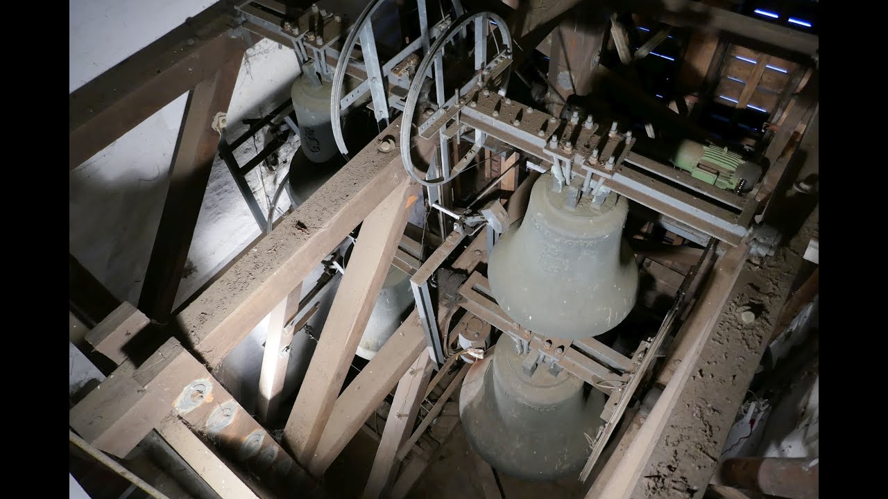 Georgsmarienhütte-Harderberg (D-OS) - Die Glocken der kath. Pfarrkirche Maria Frieden (Turmaufnahme)