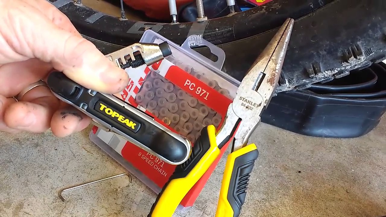 Topeak - Hexus II Tool in use