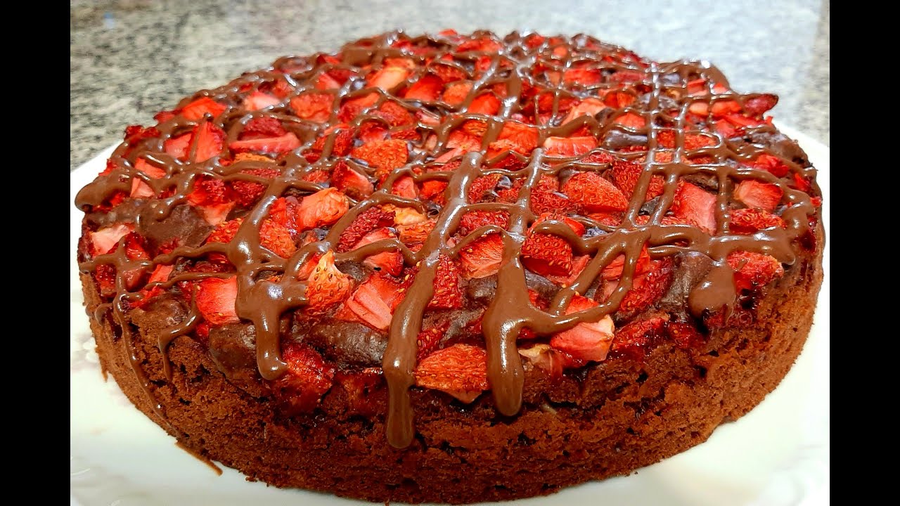 BOLO DE CHOCOLATE E MORANGO FIT! CALDA DE CHOCOLATE DIET, NO MICROONDAS! - JAZETE PAULISTA 🍫🍓