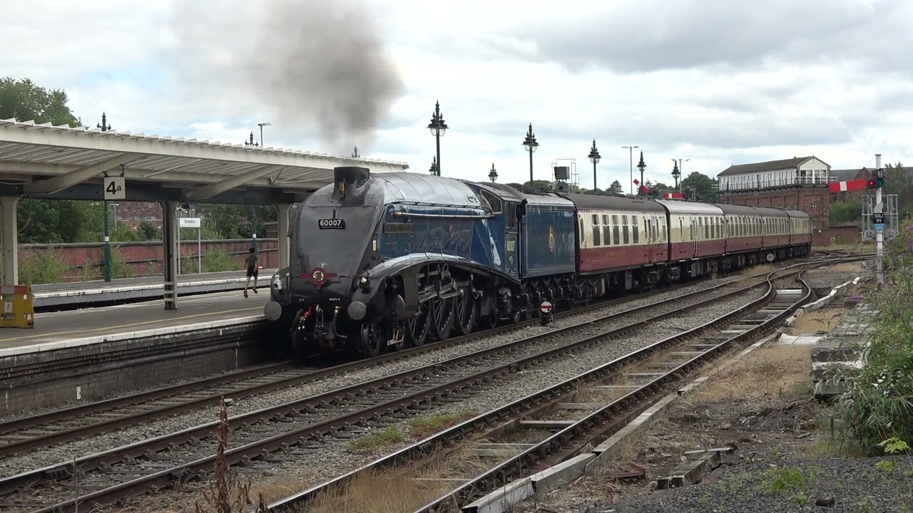 60007 & 47712 Saphos Trains Welsh Marches Express