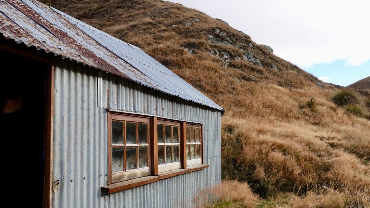 Meg Hut - 2024