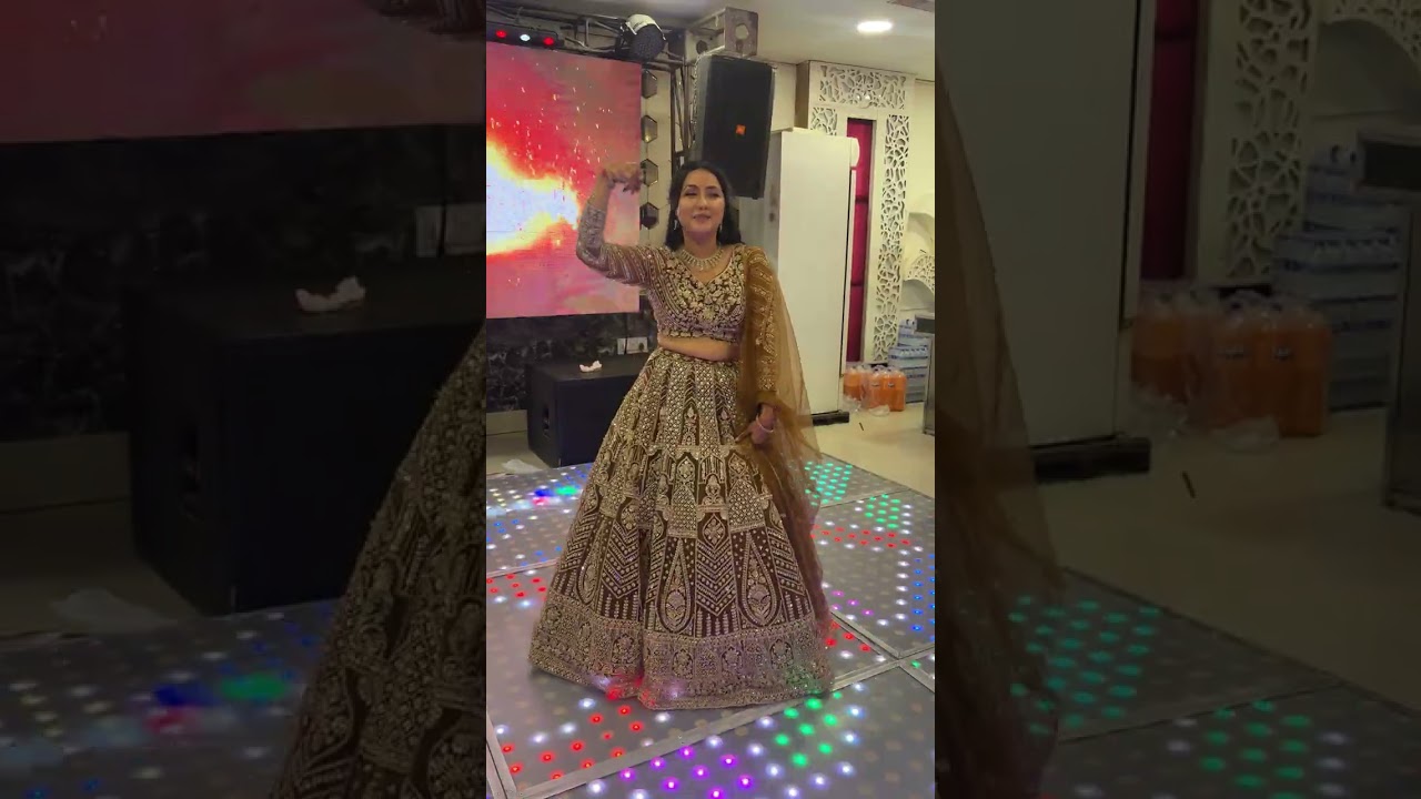 सगाई मैं लड़की का डांस 