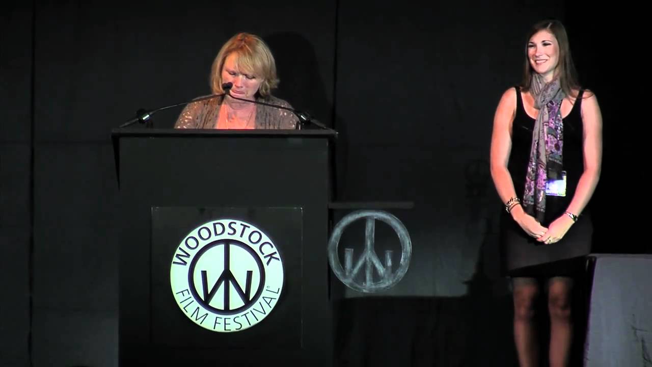 Tess Harper presents Maverick award to Bruce Beresford at the 2010 Woodstock Film Festival