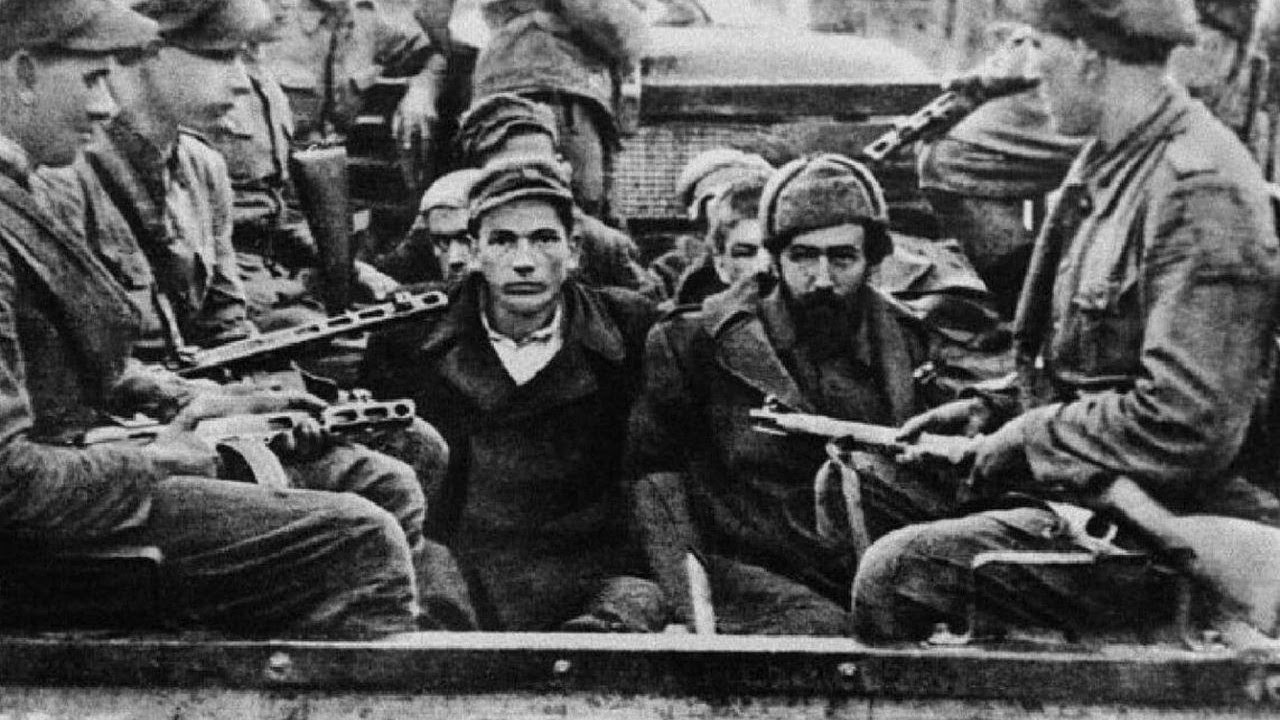 The Vistulan Operation: How 1st Belorussian Front PAUSED 60km from Berlin - Mistake or Necessity?