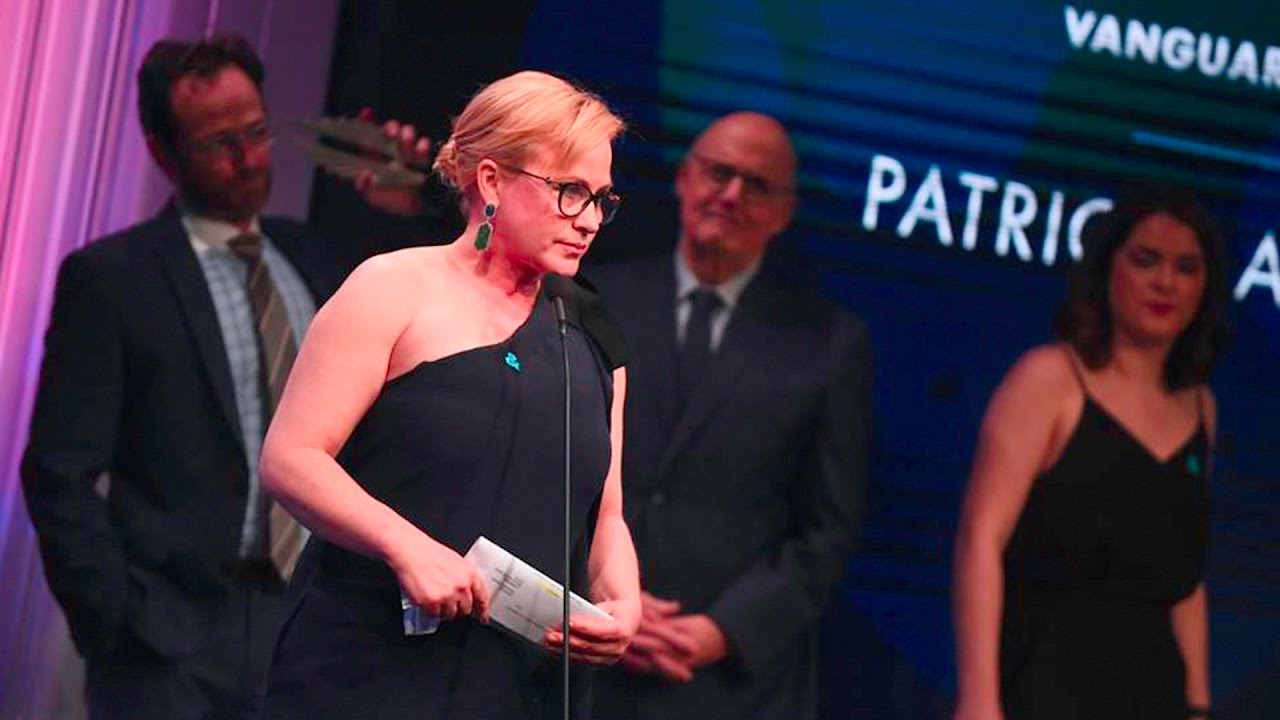 Patricia Arquette Remembers Sister Alexis l 28th Annual GLAAD Media Awards