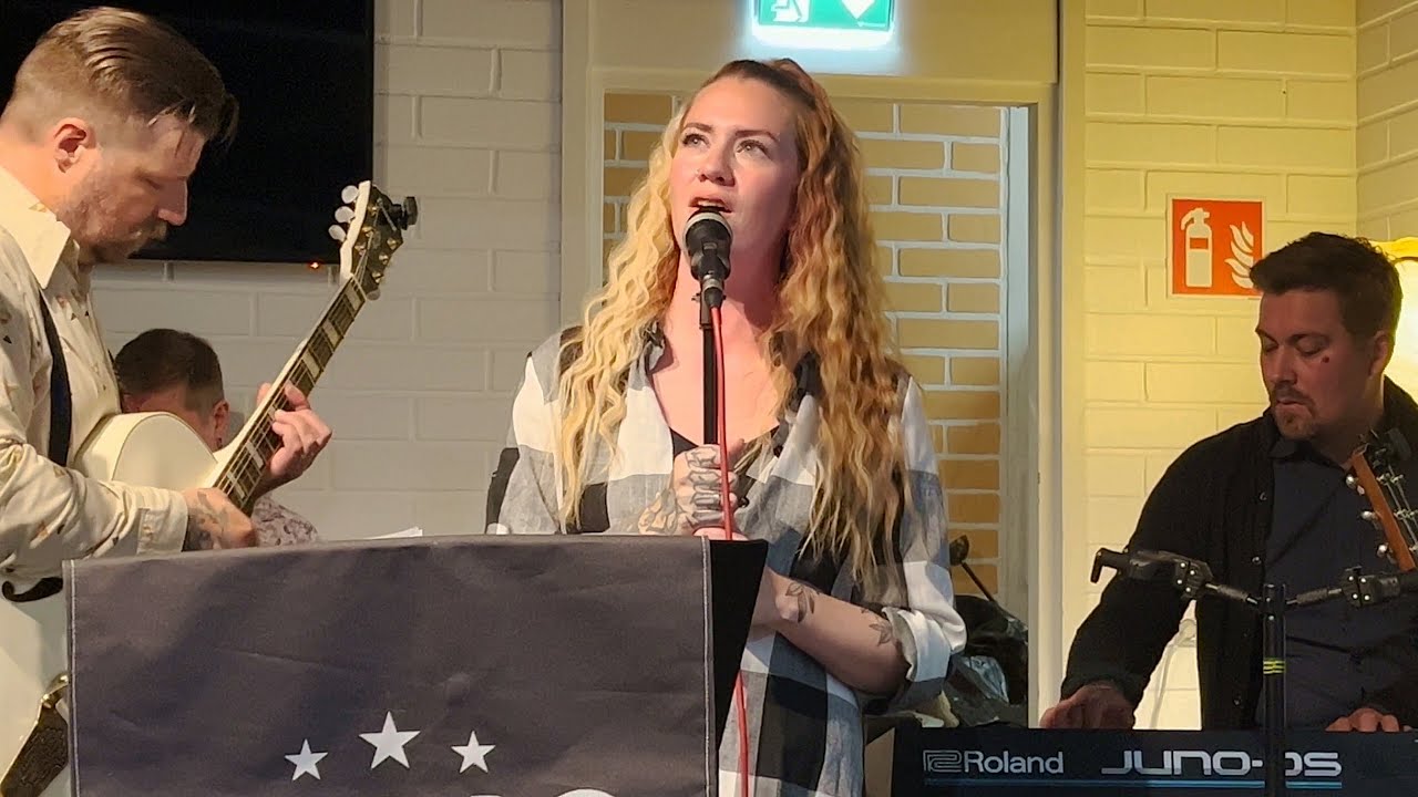 Radio Kylmäpihlaja @ BarLast - Hopeinen veitsi