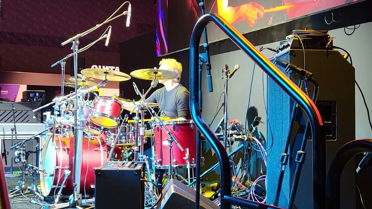 Dave Weckl playing Latin playback at the NAMM 2025 - Yamaha drum