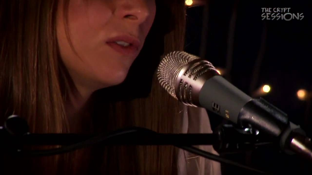 Sophie Madeleine - Wave Goodbye // The Crypt Sessions