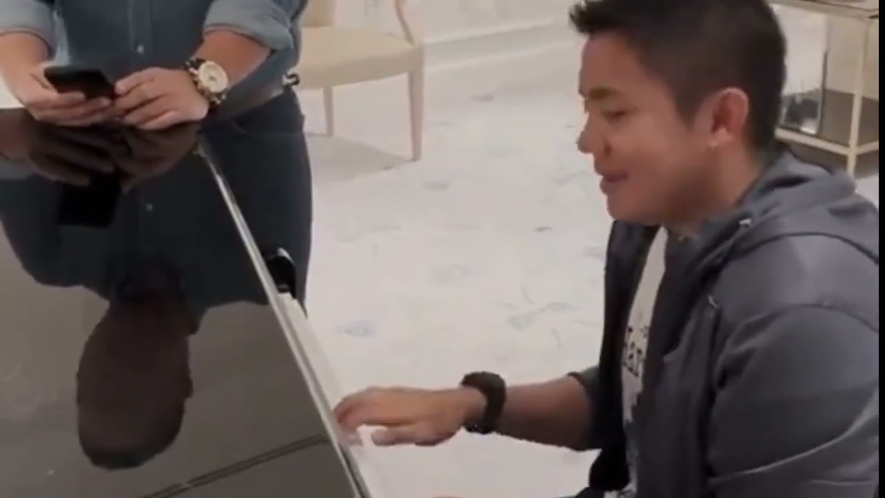 Mayor Teddy Ajudan Pak Prabowo sangat pandai main Piano