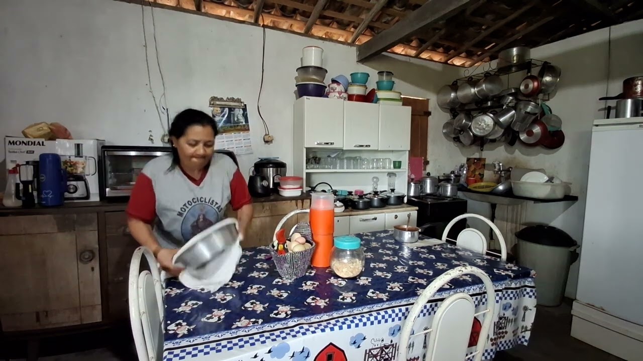 ESTAVA COM UMA VONTADE E FUI PREPARAR PARA COMER.