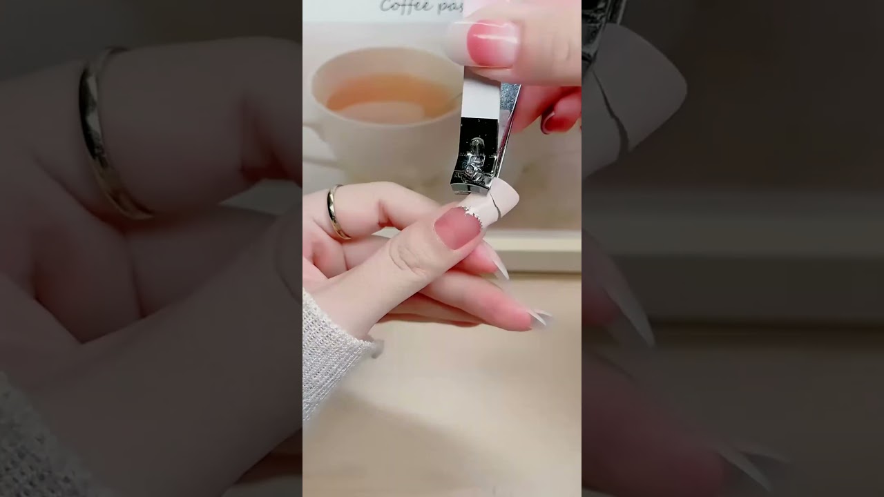 Perfectly hidden press-ons 🔗Gel Polish Link In Bio 💖😮‍💅