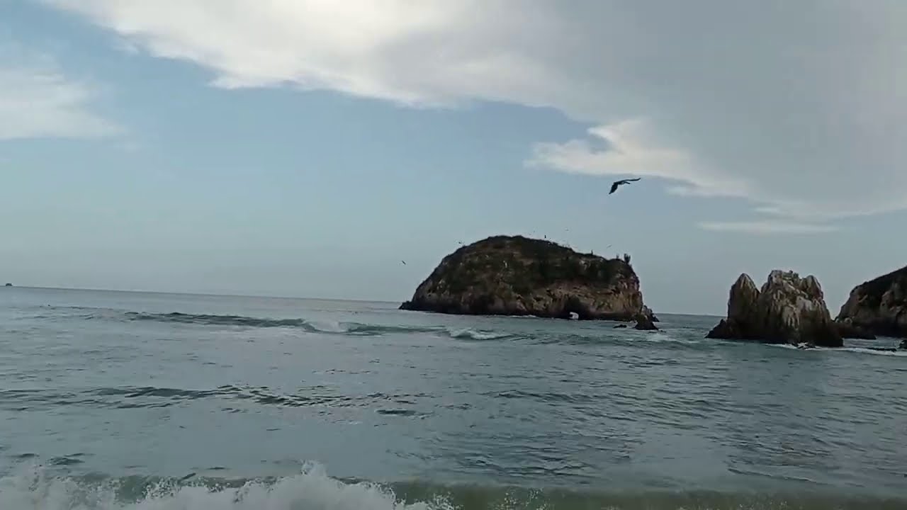 Miren esta bella playa es Maruata, Cotidiano399