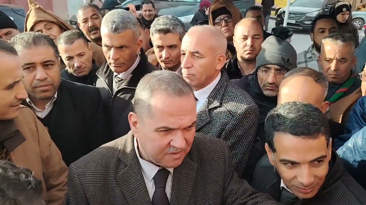 والي ولاية تيارت لمواطن من بلدية سيد الحسني انا هاذ الكلمة تاع محقرة منزيدتش نسمعها منك.