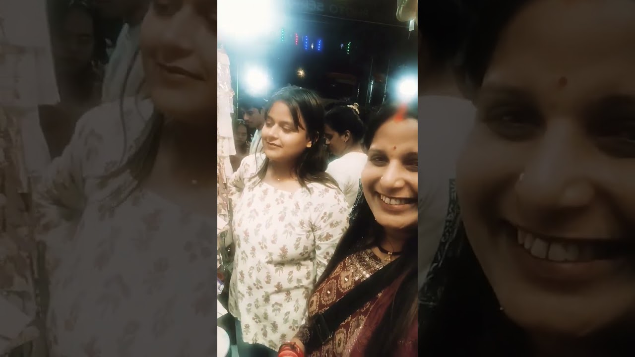 New Year shopping at Colaba market 🛍️🎉 🤗