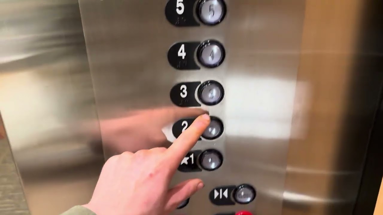 Glass elevator with issues is it finally fixed? ￼