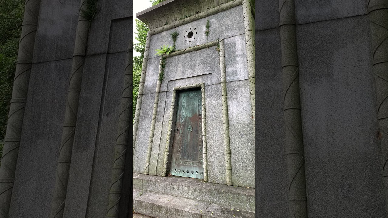 New video of the Courtoy monument / Time machine, Brompton Cemetery, London.