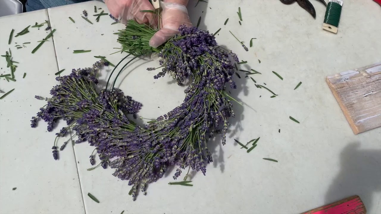 How to Make a Lavender Wreath