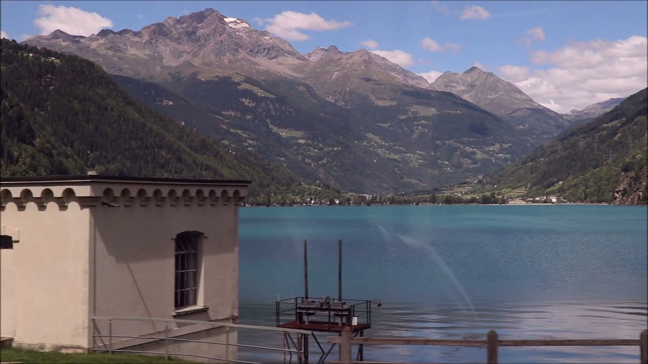 Passager sur le BERNINA EXPRESS entre Tiefencastel (Suisse) et Tirano (Italie)