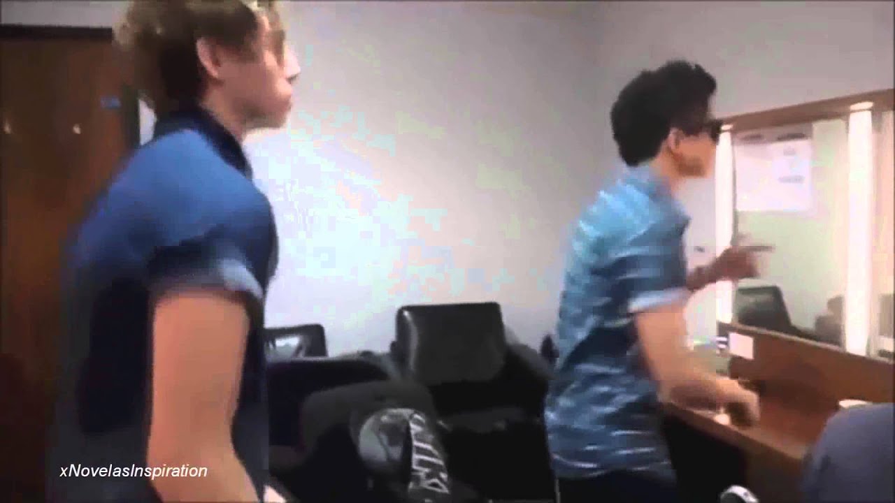 Funny moments of 5SOS {subtitulados al español}.