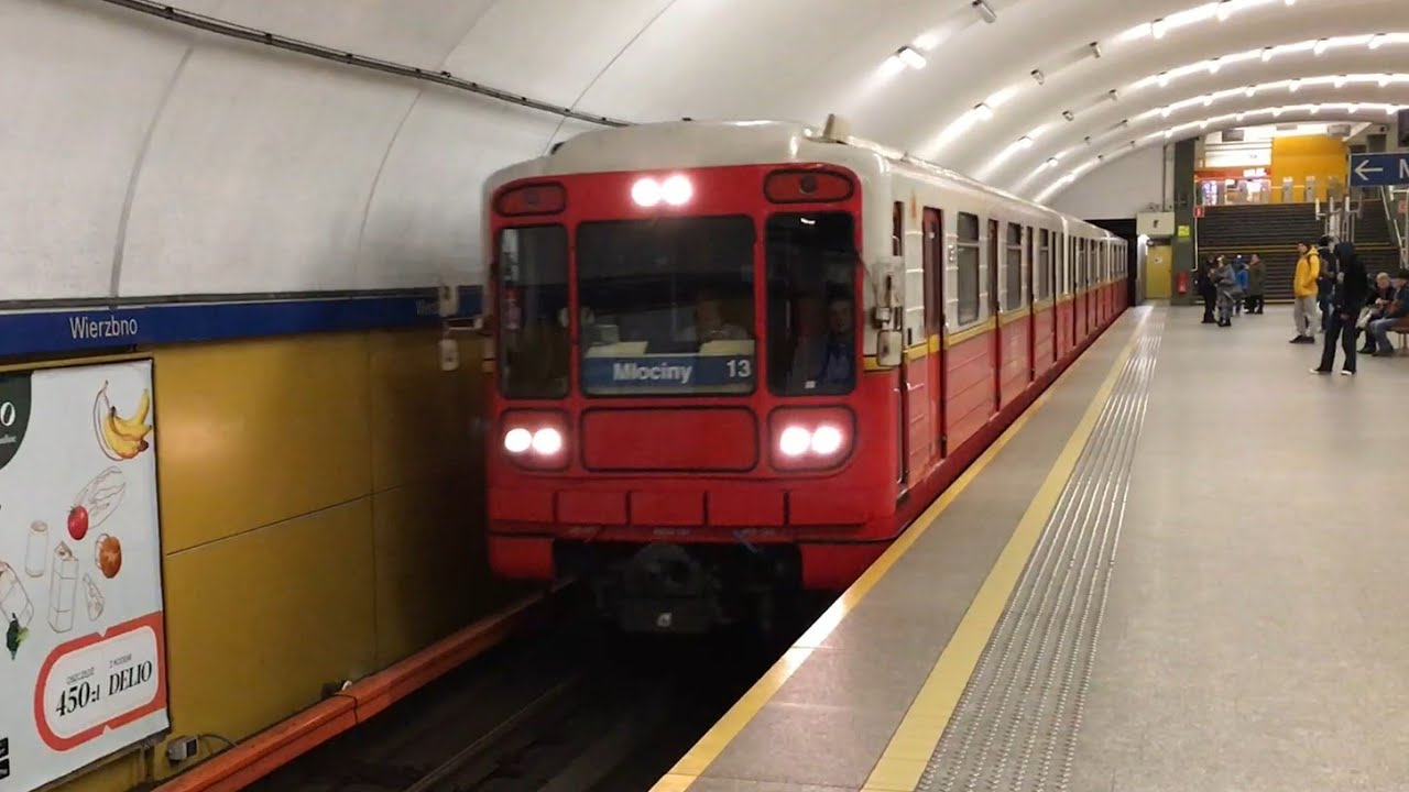 Metro Warszawa #1   Pociągi serii 81  (włącz napisy PL  by poznać historię)