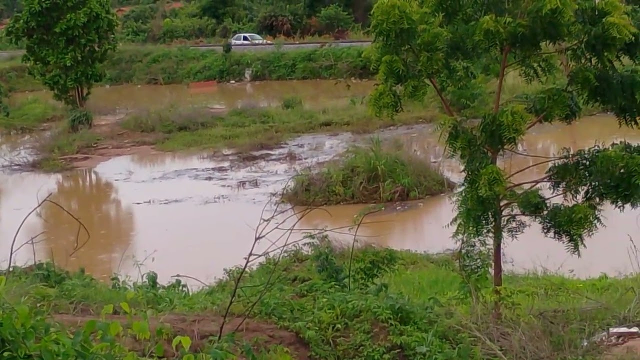 Lago tá enchendo de água avenida primeiro de maio 