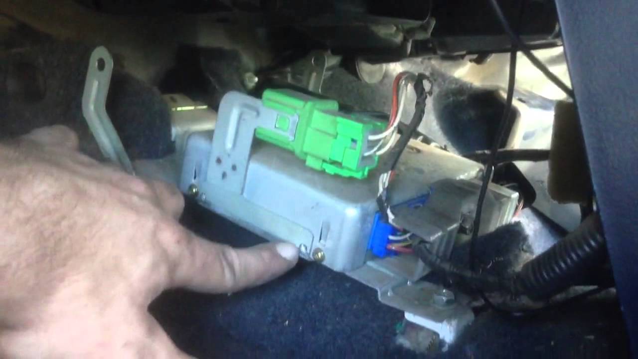 94 nissan sentra ecu location