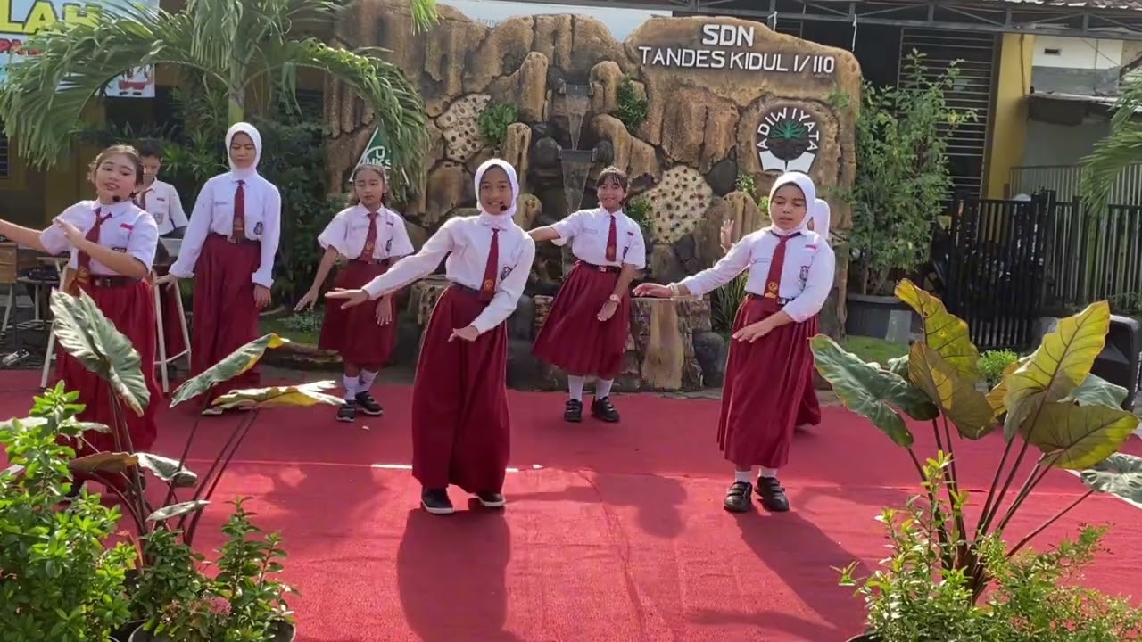 LOMBA KREATIFITAS SISWA  2024 TEMBANG DOLANAN SDN TANDES KIDUL I/110 SURABAYA