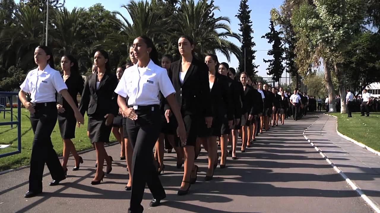 300 Nuevos aspirantes a detectives