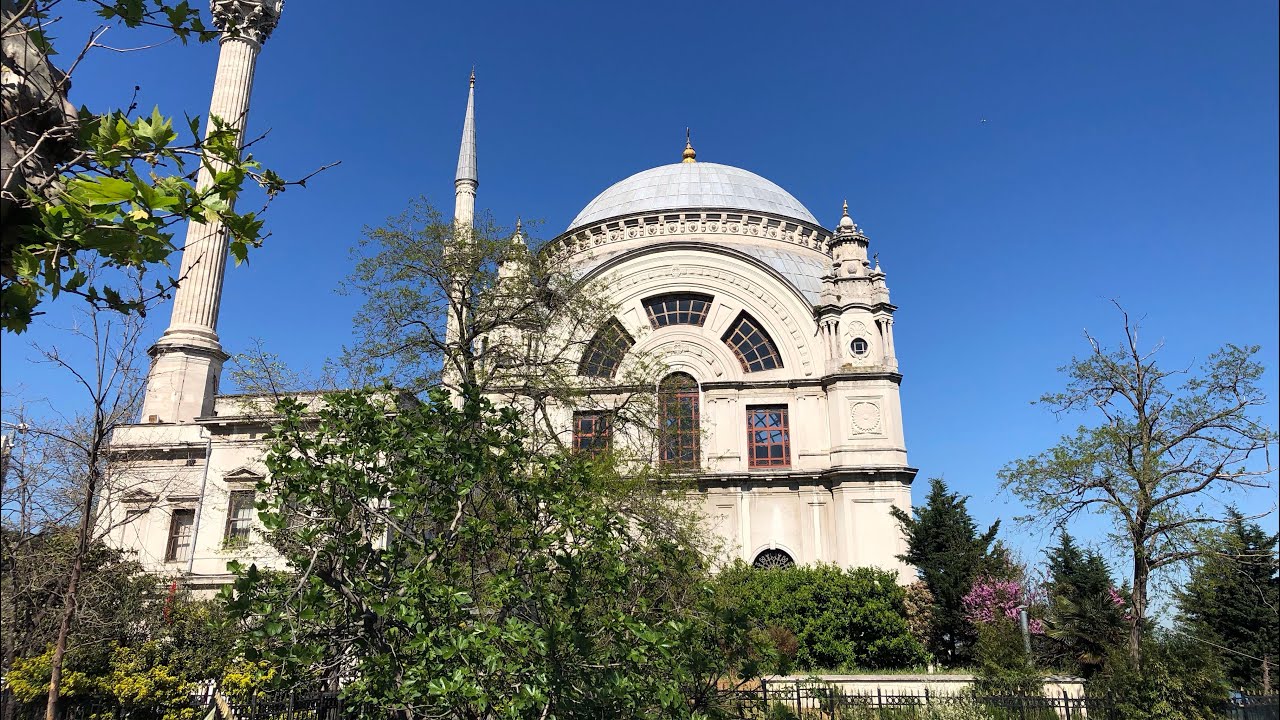8: video: BALYANLAR; DOLMABAH&Ccedil;E MOSQUE; PALACE CHIEF ARCHITECT ARMENIAN GARABET BALYAN; Architect: B