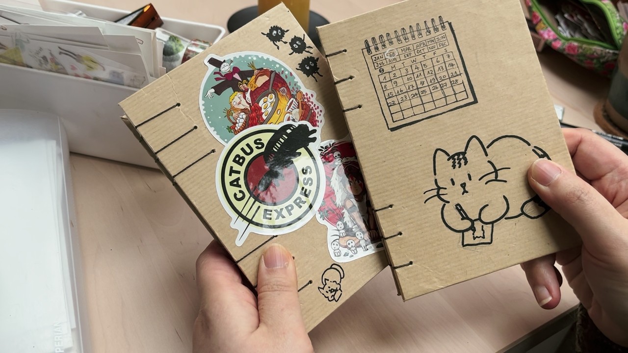 Cosy days with cats | binding sketchbook, baking