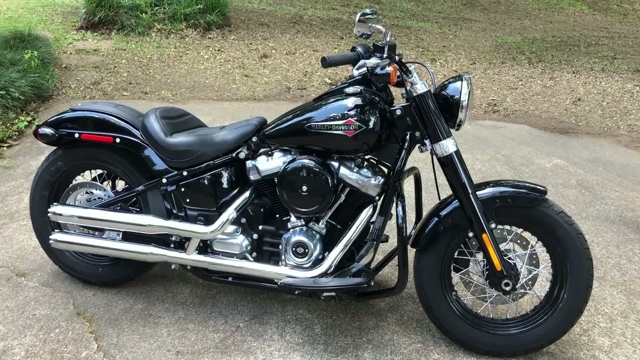 Mustang Standard Touring Solo Seat with Fender Bib on 2021 Softail Slim