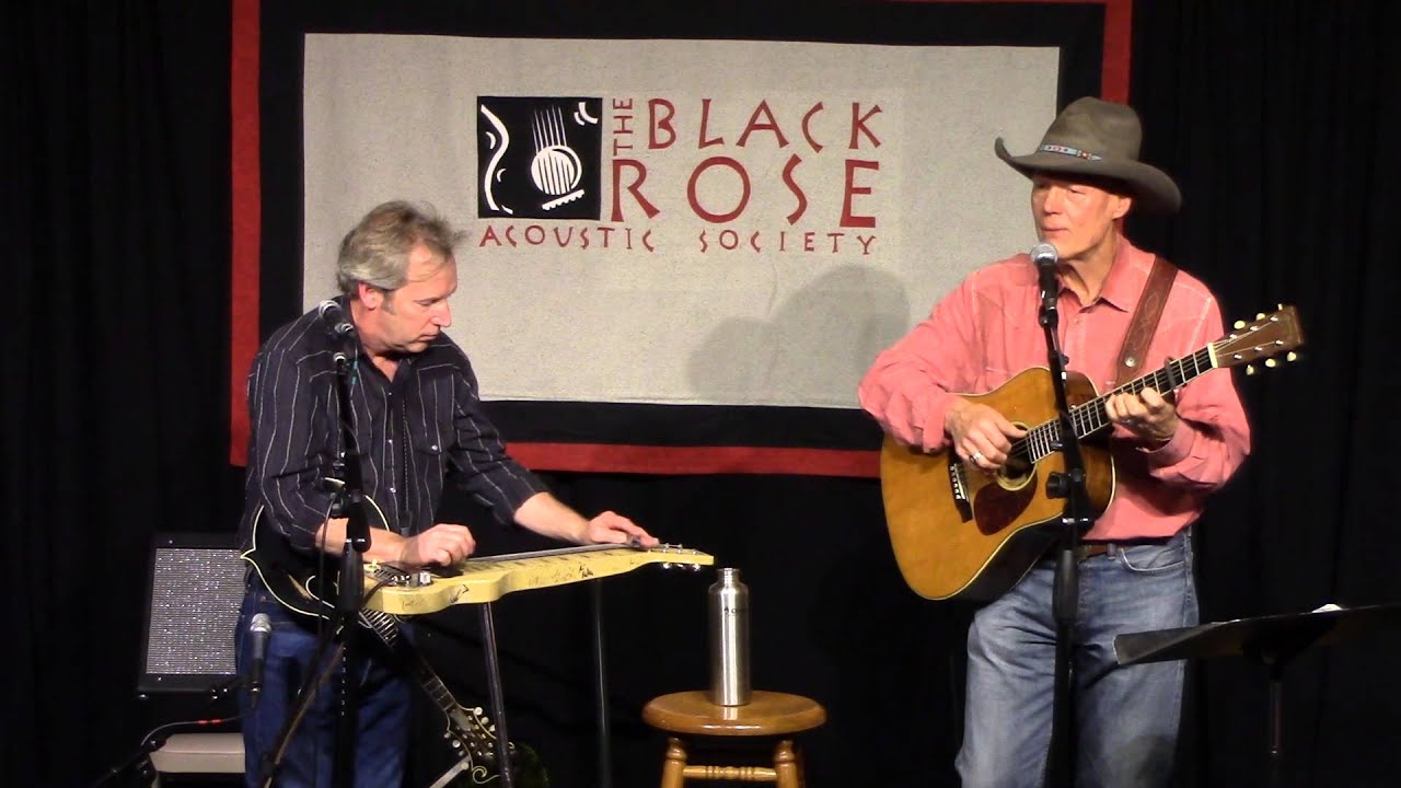 Chuck Pyle performs 