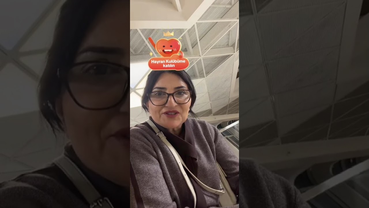 Ayma airaportda oğlu gəlini ilə vidalaşıb Rusiyaya qayıdır😃