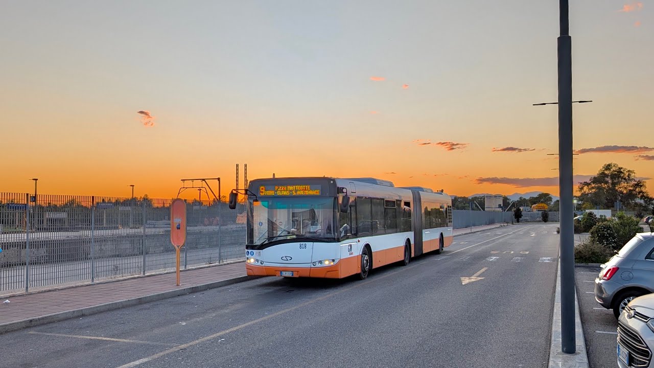 Solaris Urbino 18 di Ctm, matricola 818, sulla linea 9